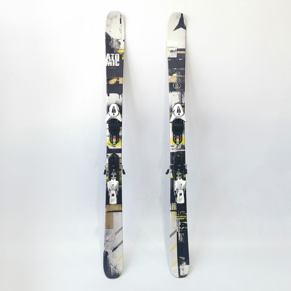 schiuri-atomic-panic-white-2101