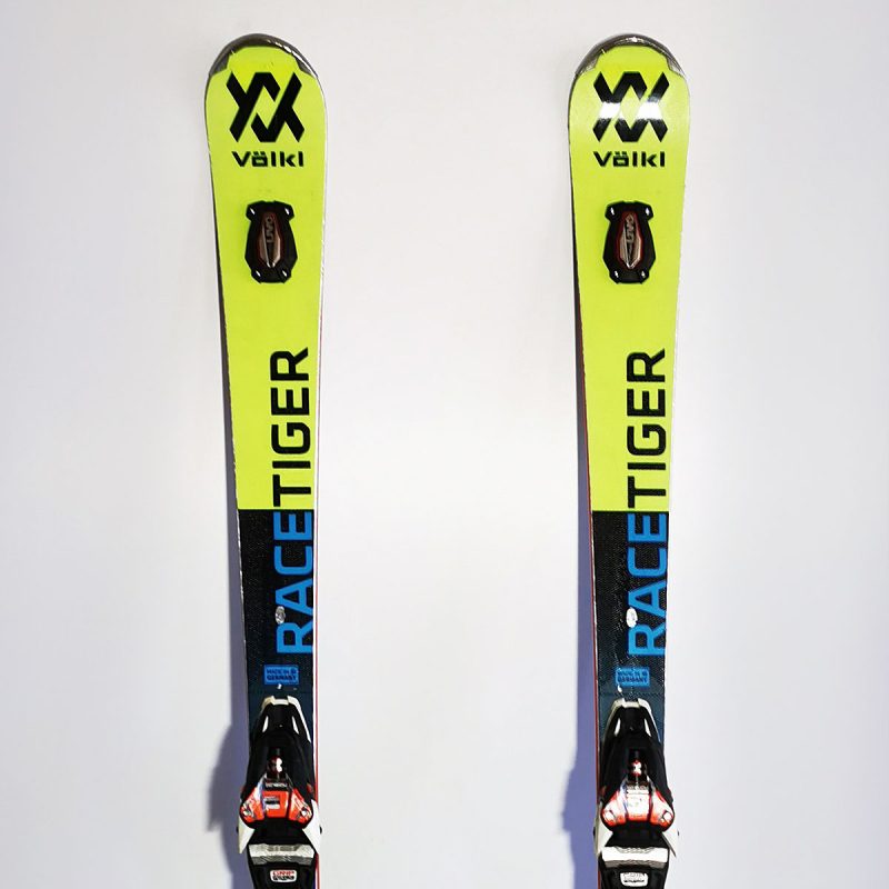 volkl-racetiger-sl-uvo-2302 volkl-racetiger-sl-uvo-2302